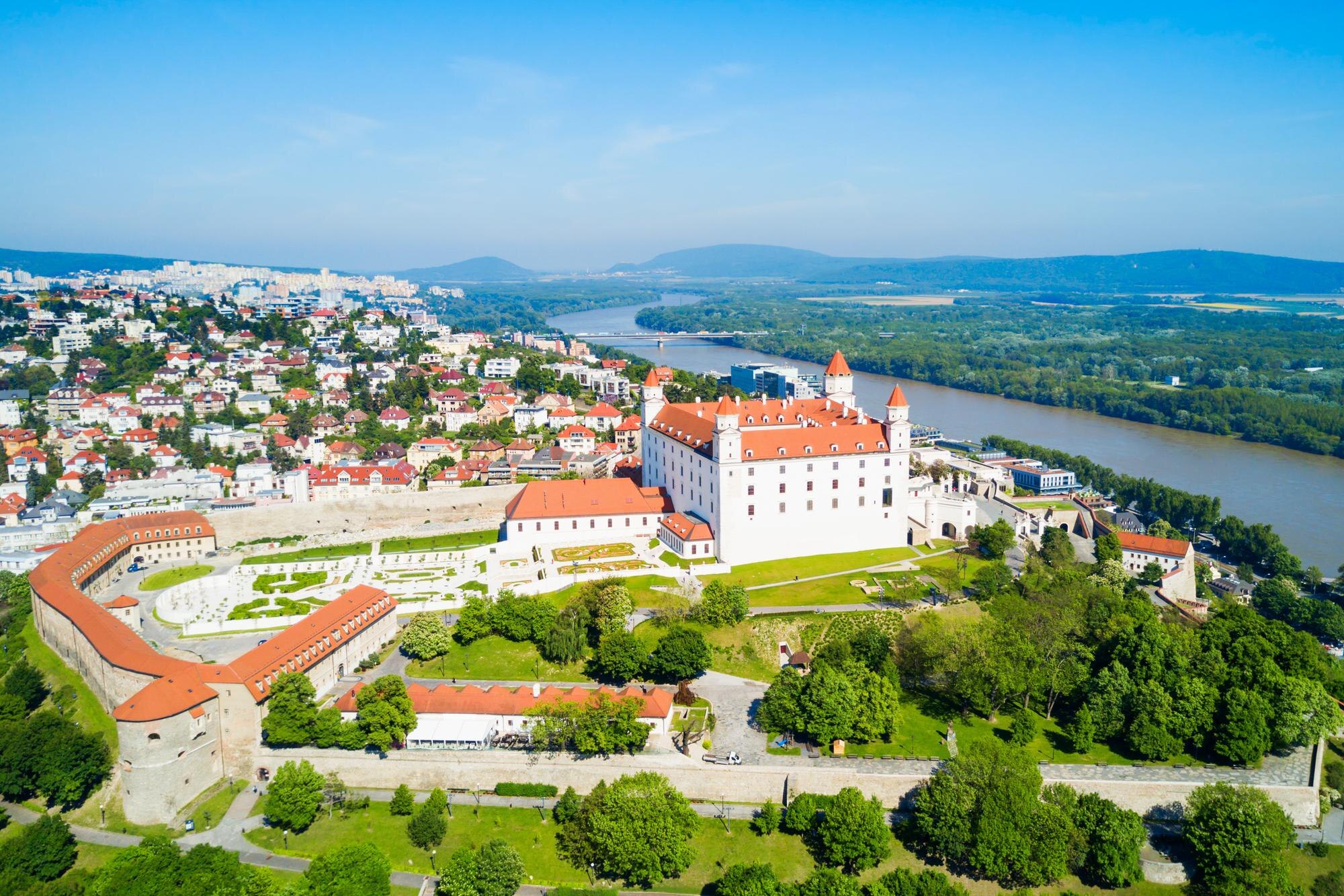 Szlovákia autóval mennyi idő?
